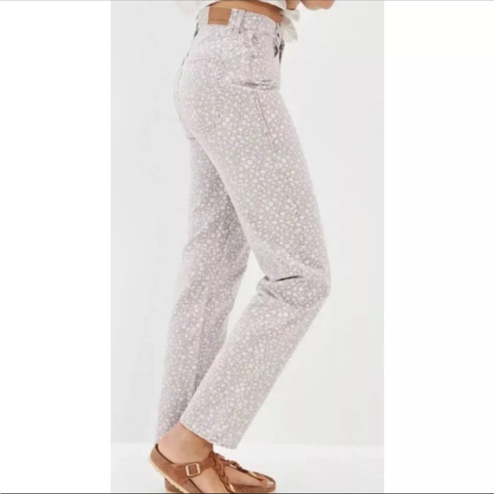 American Eagle NWT 90’s Straight Leg High Rise Floral Print Khaki Jean